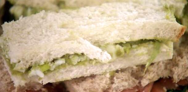 Sandwiche de Ovo e Cebolinha Verde